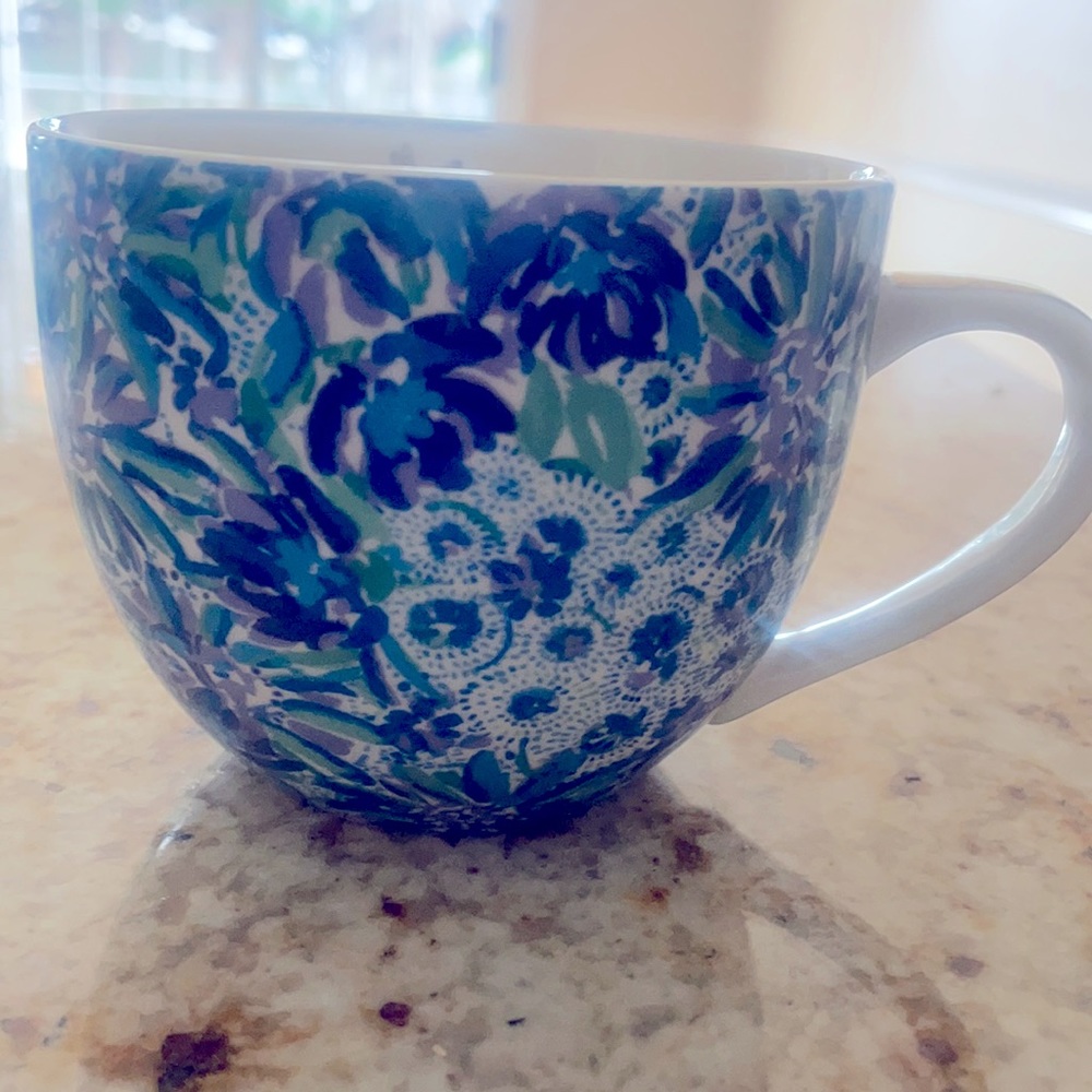COPY - Lilly Coffee cup